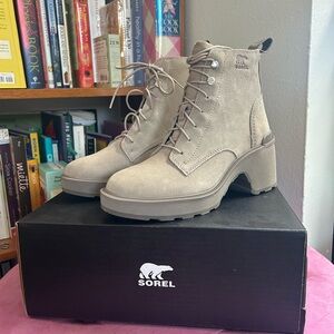 Sorel Waterproof Taupe/Sand Lace-Up Boots